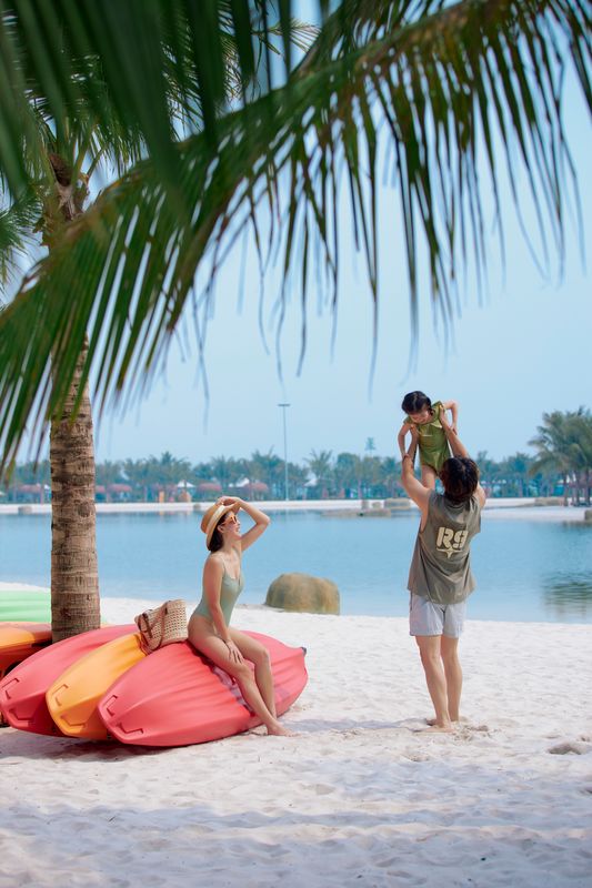 Enjoy the blue sea and white sands at Tropical Lagoon