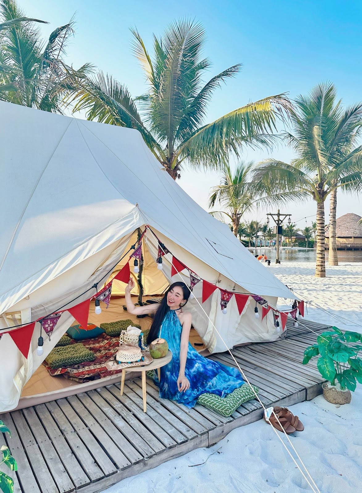 Camping – Cafe trên bãi biển