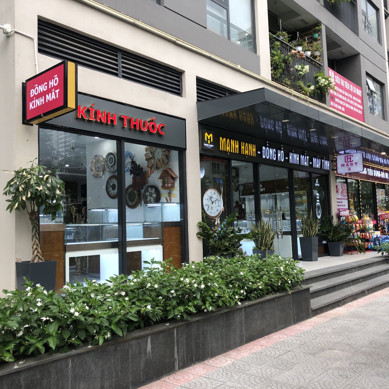 Mạnh Hạnh Đồng hồ & Kính mắt